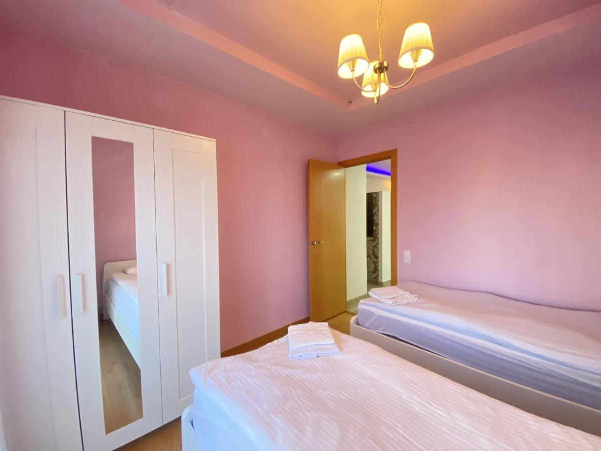 Entire New Apartment 20' From Barcelona Sabadell Exterior foto